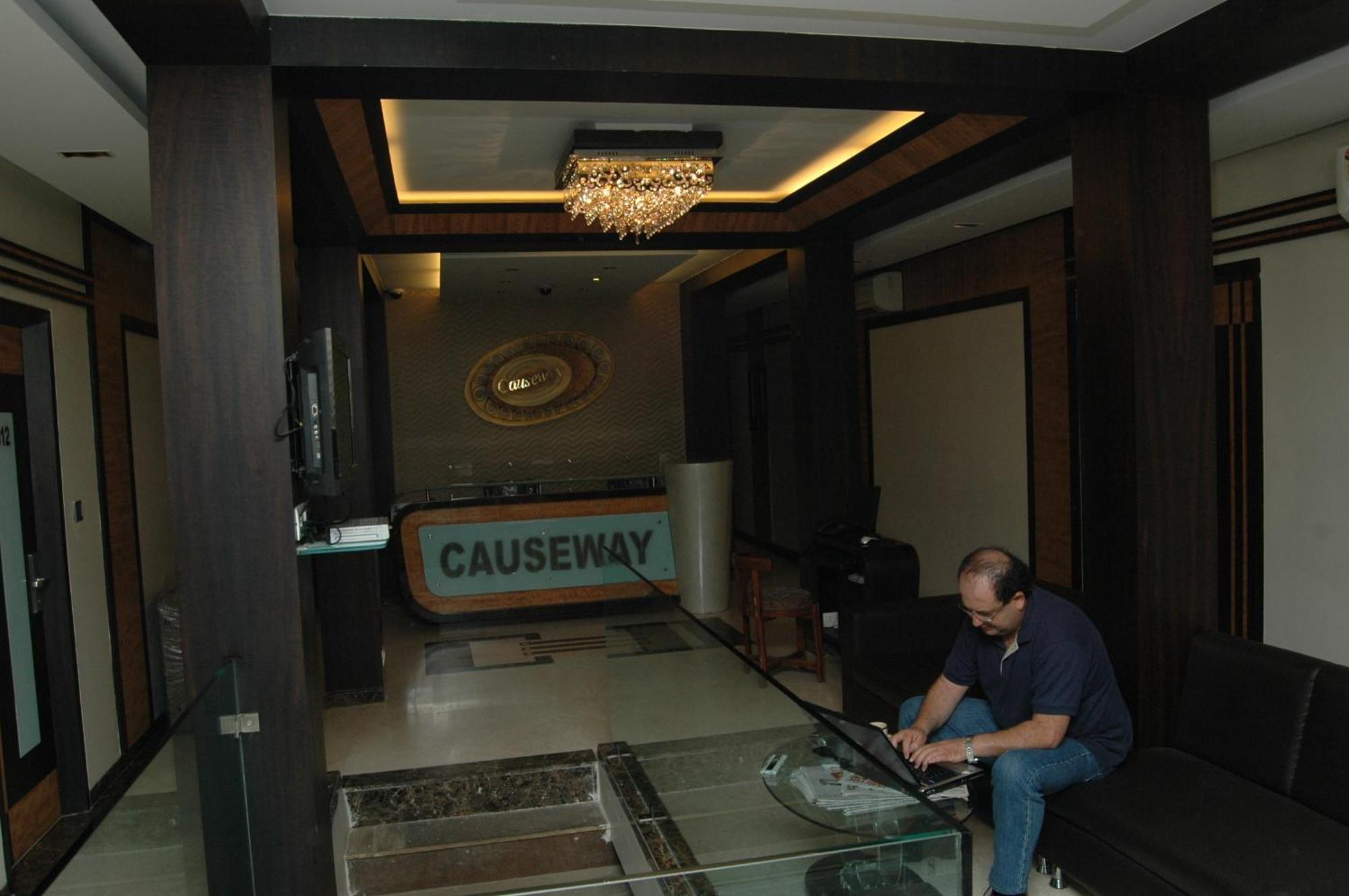 מומביי Hotel Causeway, Colaba מראה חיצוני תמונה